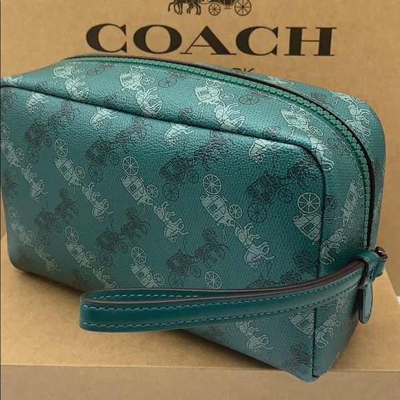 BOXY COSMETIC CASE WITH HORSE AND CARRIAGE PRINT - Picture 13 of 16